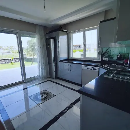 3+1 Uyar , Denize Apartment Çeşme